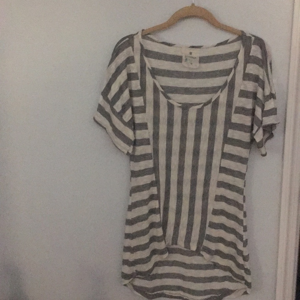 Super soft white and gray shirt